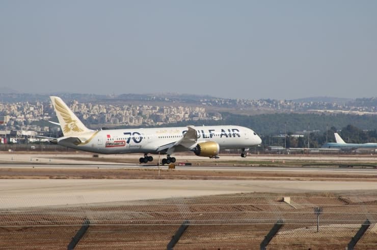 מטוס של חברת התעופה הלאומית של בחריין "גולף אייר" נוחת בנתב"ג