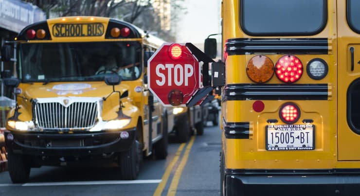 ארה"ב נגיף קורונה אוטובוסים ל תלמידים בתי ספר ברוקלין ניו יורק