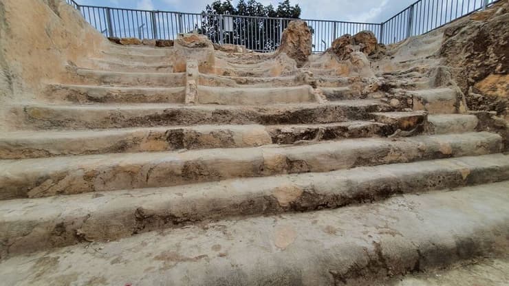 מדרגות למקווה מימי בית שני - תל חברון המקראי