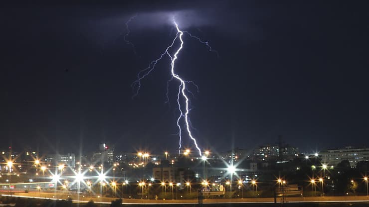 ברקים בתל אביב