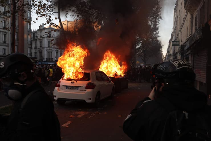צרפת פריז הפגנה נגד חוק שימנע צילום שוטרים