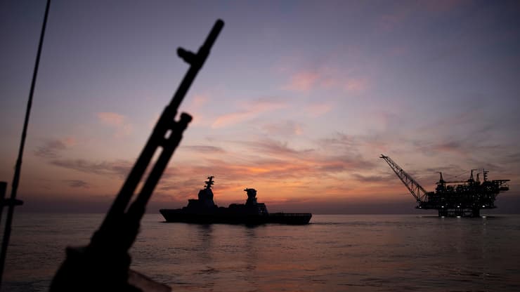 טקס קבלת פנים לצוללת אח"י מגן מול חופי חיפה