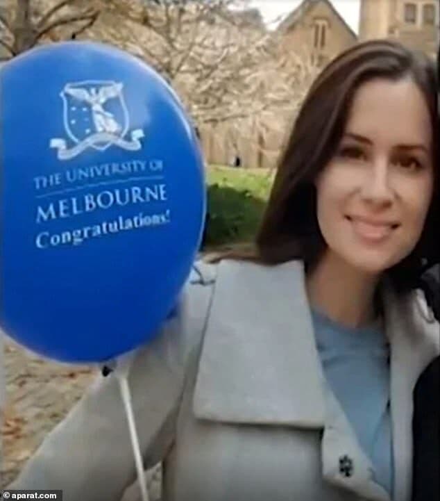 האוסטרלית קיילי מור גילברט שוחררה מהכלא ב איראן מתוך סרטון תעמולה איראני