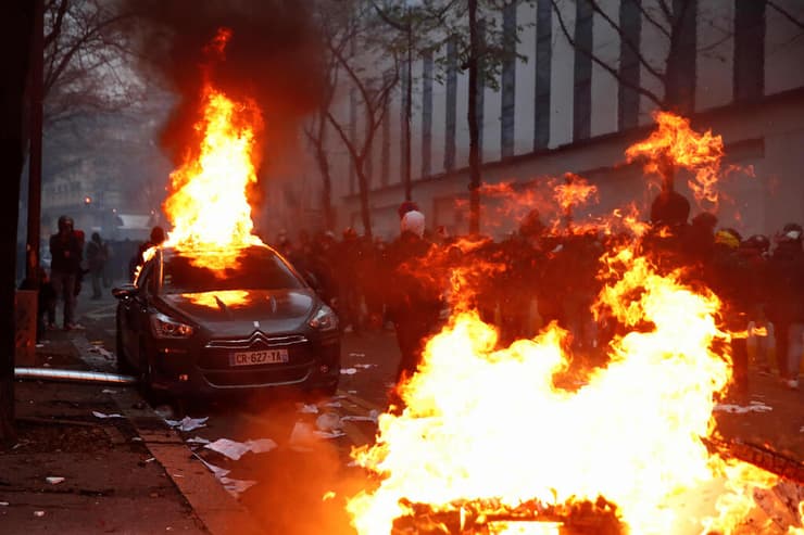 מהומות הפגנה עימותים פריז צרפת