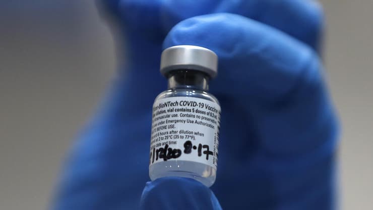 חיסון חיסונים בריטניה קורונה פייזר
