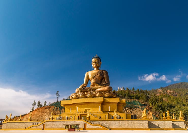 פסל בודהה ענק על אחד המקדשים בבירת בהוטן, טימפו