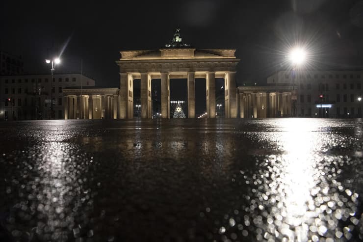 ברלין גרמניה נכנסת ל סגר קורונה
