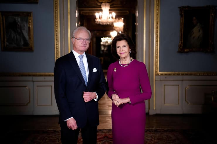 מלך שבדיה קרל גוסטב ה-16 ו סילביה מלכה מלכת שבדיה בארמון ב שטוקהולם ב 3 בדצמבר