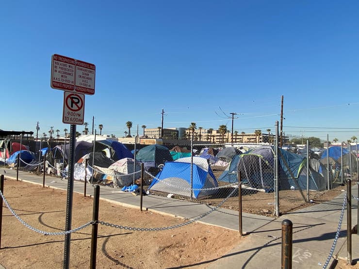 עיר אוהלים פיניקס אריזונה הומלסים ארה"ב