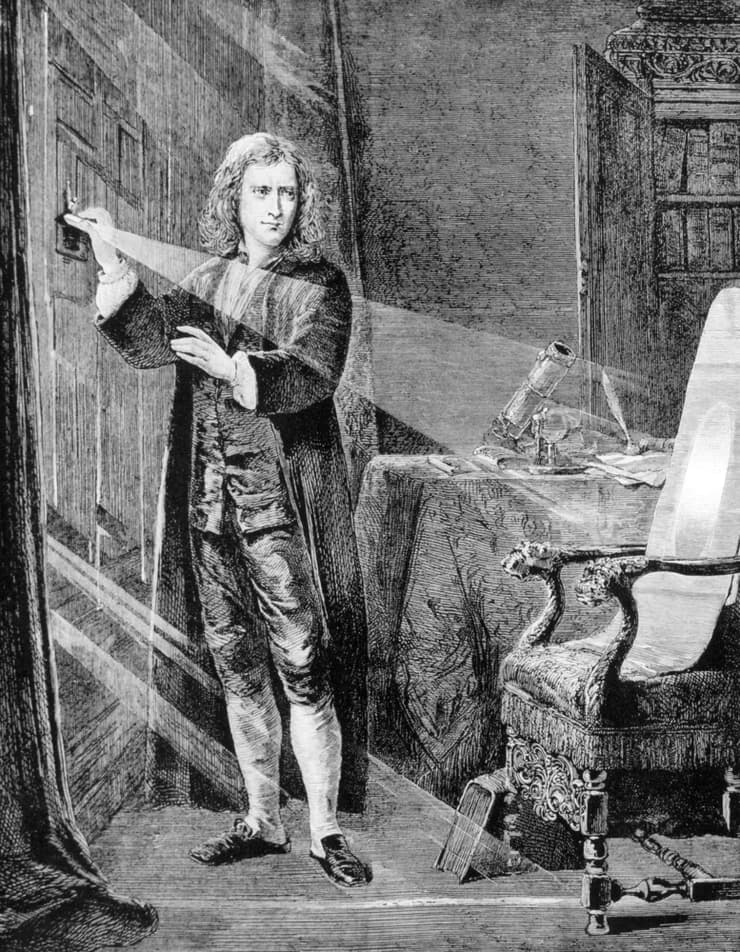 השקעה רבה באופטיקה. ניוטון חוקר את טבעה של קרן אור