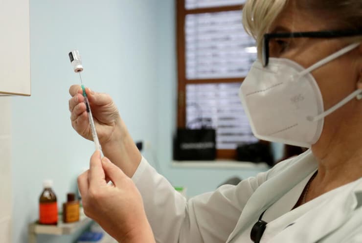 קורונה חיסון אירופה מבצע חיסונים האיחוד האירופי פראג צ'כיה