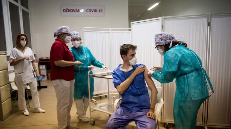 קורונה חיסון אירופה סלובקיה מבצע חיסונים האיחוד האירופי