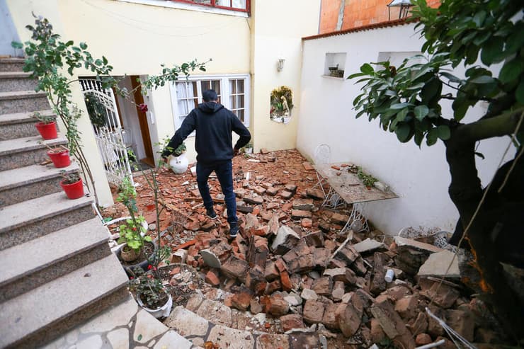 קרואטיה רעידת אדמה 6.3 הריסות ב זאגרב