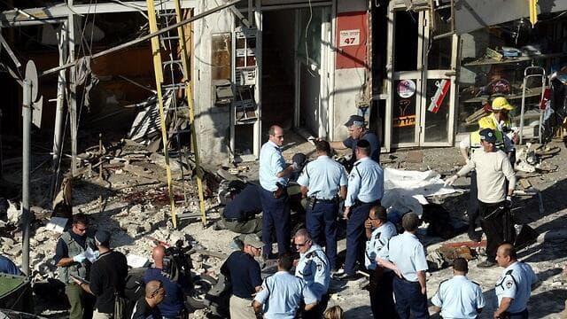 זעם ציבורי. "הפיגוע הפלילי" בתל אביב בשנת 2003