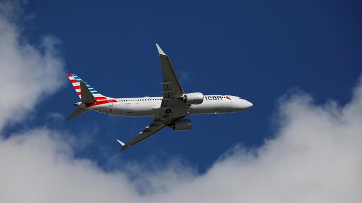 בואינג 737 MAX של אמריקן איירליינס בטיסה מסחרית ראשונה לאחר קרקוע של 20 חודשים