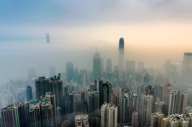 הונג קונג בערפל. צולם מפסגת ויקטוריה