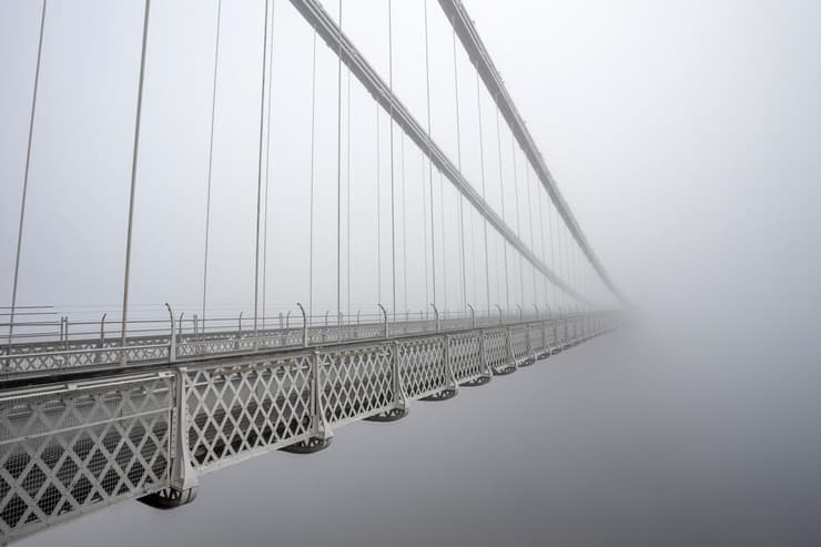 גשר קליפטון בערפל