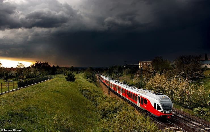 צילום מרהיב של רכבת באירופה