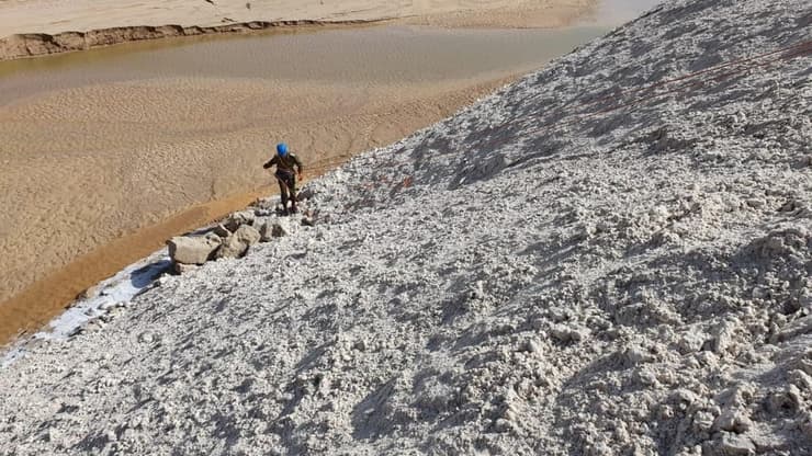 נציב המלח הענקי שסוגר פרצה בת 40 ק"מ בגבול עם ירדן