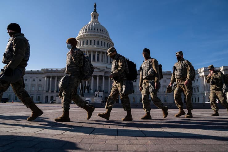 חיילים חיילי המשמר הלאומי וושינגטון קפיטול קונגרס ארה"ב לקראת השבעת ביידן ואחרי מהומות
