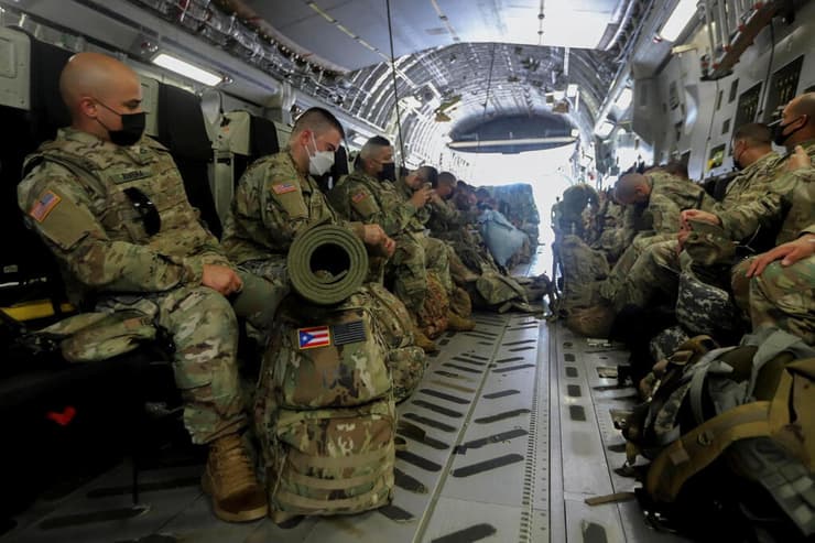 הכנות אבטחה חיילים המשמר הלאומי וושינגטון לקראת השבעת ביידן ארה"ב