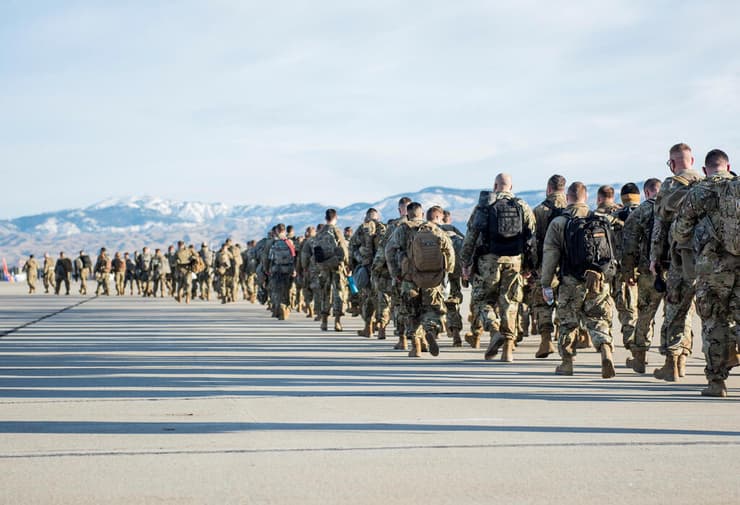 הכנות אבטחה חיילים המשמר הלאומי וושינגטון לקראת השבעת ביידן ארה"ב