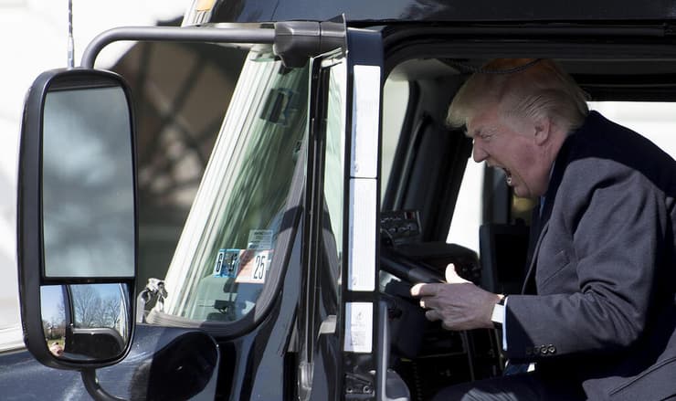 23 מרץ 2017 דונלד טראמפ בפגישה עם מנכ"לים ו נהגי משאית הבית הלבן ארה"ב