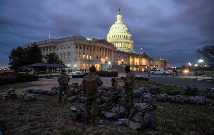 חייל חיילים המשמר הלאומי ב וושינגטון ארה"ב לקראת השבעה ג'ו ביידן