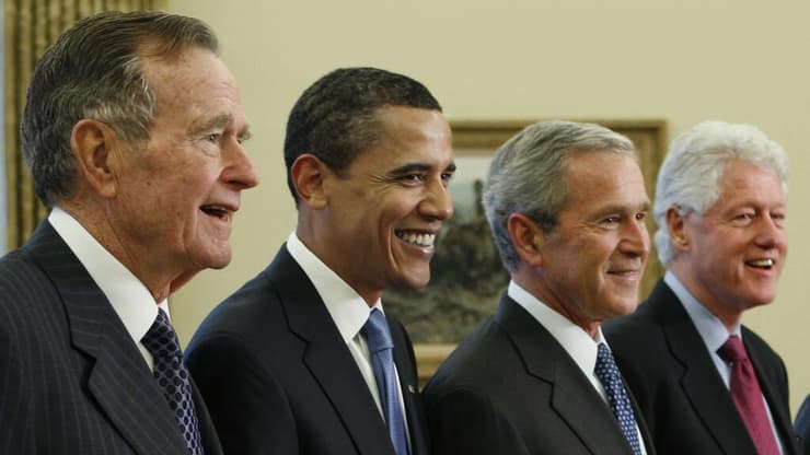 גורג' בוש האב ברק אובמה ג'ורג' בוש הבן ביל קלינטון ג'ימי קרטר נשיאים 2009