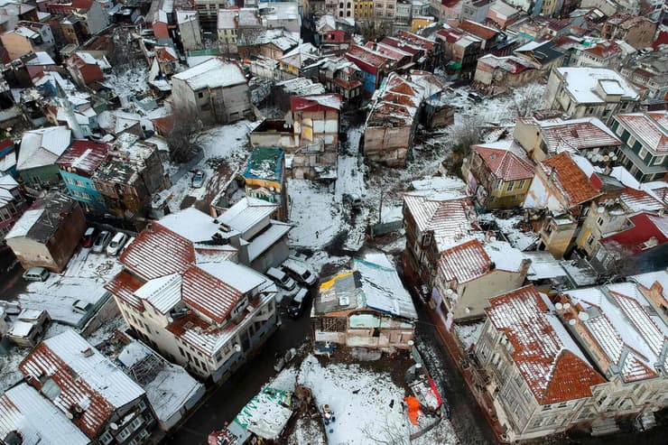 אירופה מזג אוויר מקפיא גל קור שלג טורקיה איסטנבול 