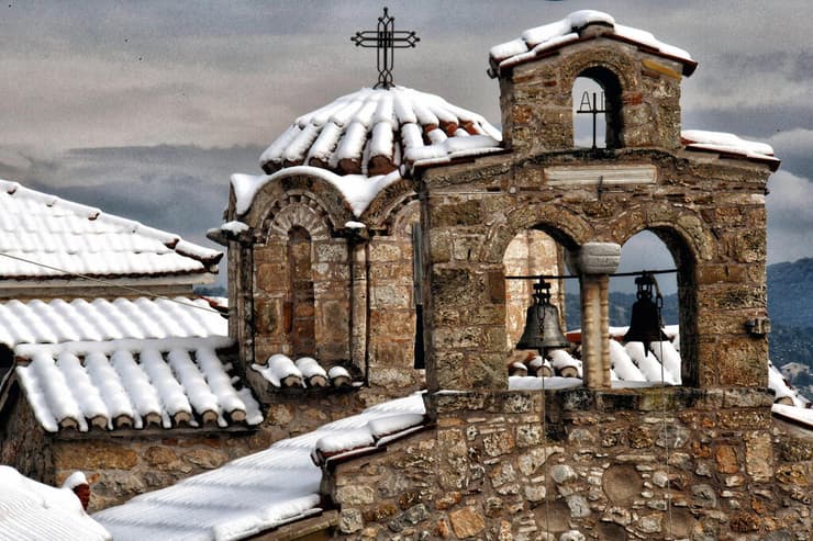 אירופה מזג אוויר מקפיא גל קור שלג יוון ב כפר סופיקו