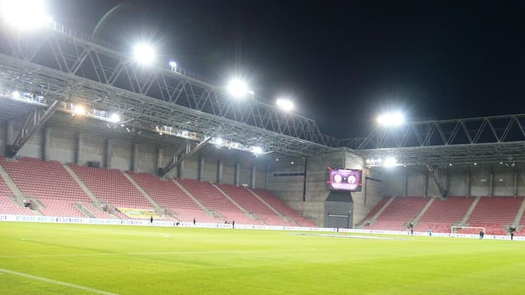 אצטדיון טוטו-טרנר