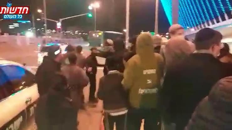 התפרעויות בהפגנה בגשר המיתרים בירושלים