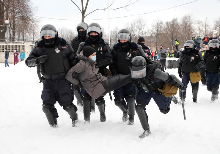 רוסיה הפגנות למען אלכסיי נבלני סנט פטרסבורג פטרבורג