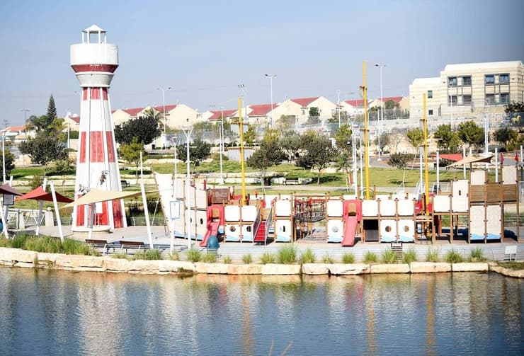 פארק הילדים וספינת הפיראטים בבאר שבע