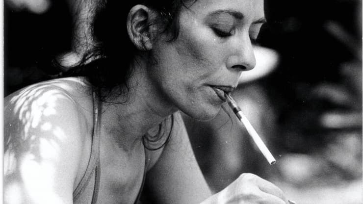 התקרבה לנשגב. יונה וולך (צילום: שלום בר טל) התקרבה לנשגב. יונה וולך