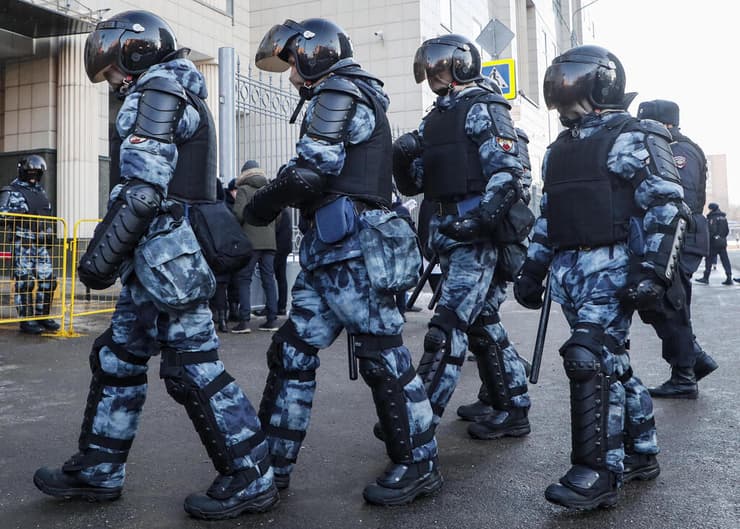 רוסיה כוחות הביטחון מעצרים ליד בית המשפט ש יקבע את עונשו של אלכסיי נבלני