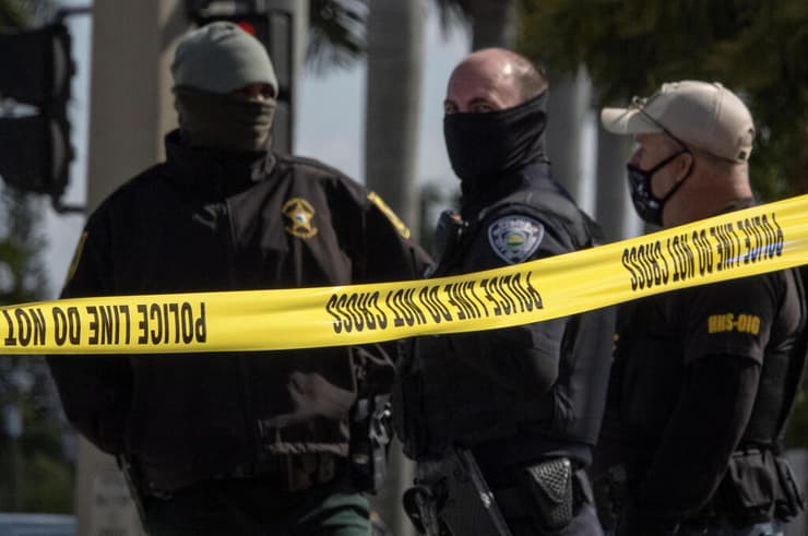 ירי על סוכני FBI ב סאנרייז פלורידה 