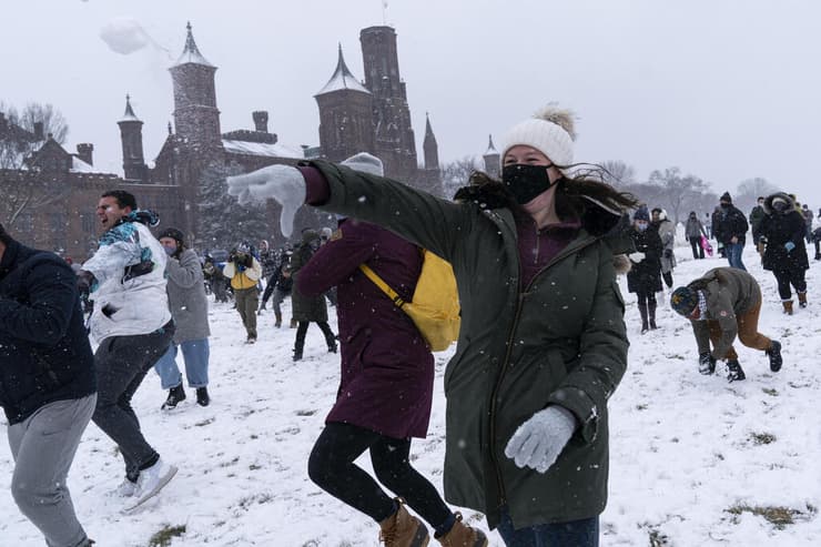ארה"ב סופת שלג צפון מזרח המדינה קרב שלג ענקי ב וושינגטון הבירה