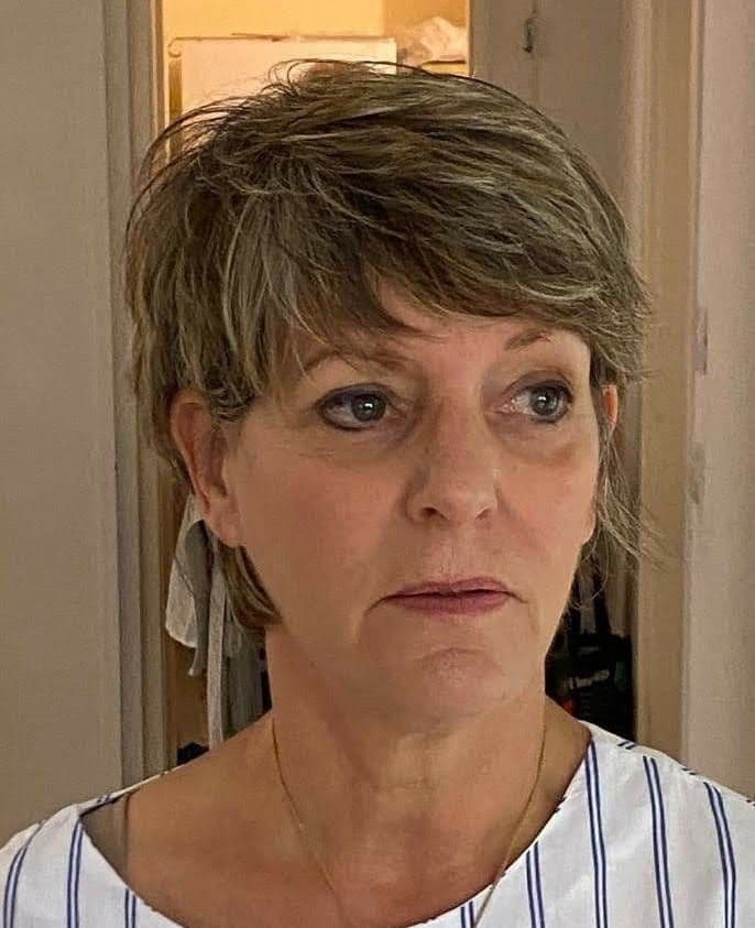 כרמית גלעדי מנהלת בית ספר בגבעתיים