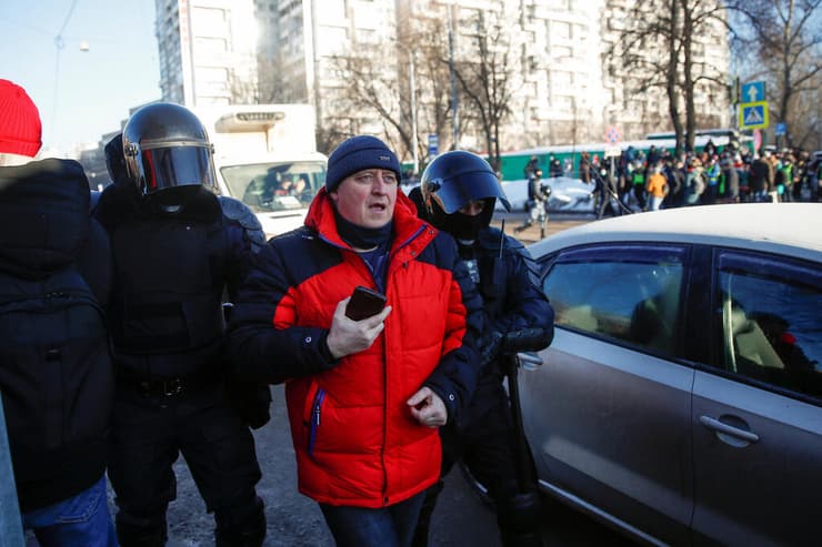 רוסיה כוחות הביטחון מעצרים ליד בית המשפט ש יקבע את עונשו של אלכסיי נבלני