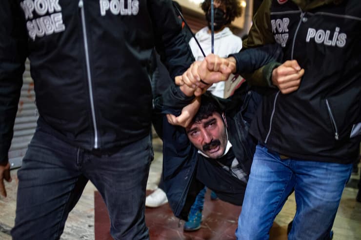 טורקיה מחאה נגד רג'פ טאיפ ארדואן סטודנטים עימותים מעצר איסטנבול