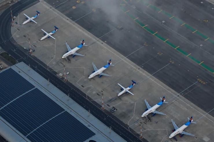 על הקרקע: כל מטוסי ישראייר בנתב"ג בתמונה אחת
