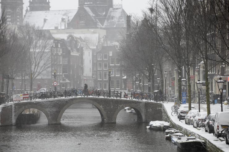 אירופה סופה שלג שלגים מזג אוויר אמסטרדם הולנד