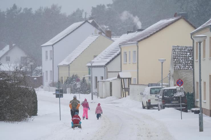 אירופה סופה שלג שלגים מזג אוויר גרמניה