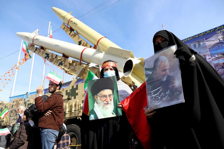 איראן חגיגות תהלוכות 42 שנה למהפכה האיסלאמית טהרן