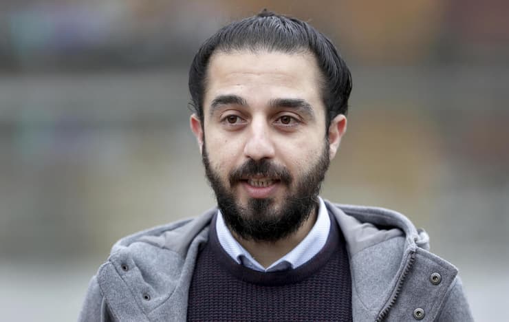 טארק אלאוס פליט מ סוריה רץ ל פרלמנט ב גרמניה