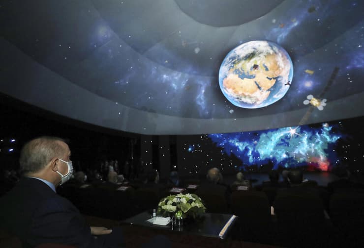 נשיא טורקיה רג'פ טאיפ ארדואן מכריז על תוכנית חלל