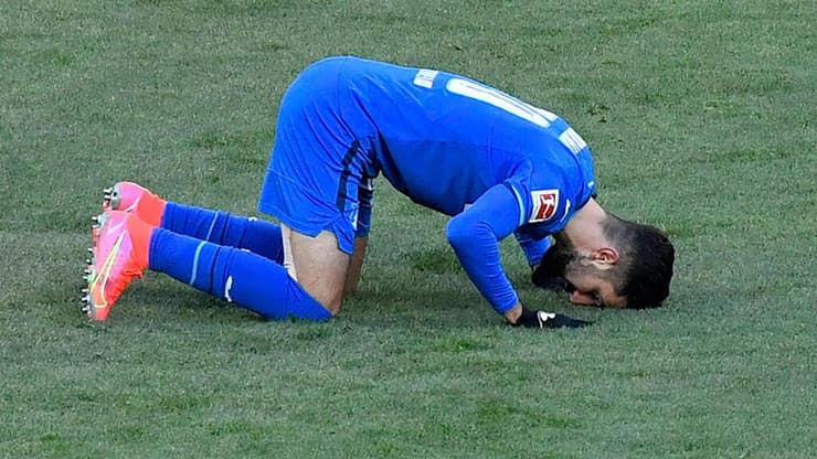 שוב עומד במרכזה של דרמה. דאבור (צילום: AFP) דאבור