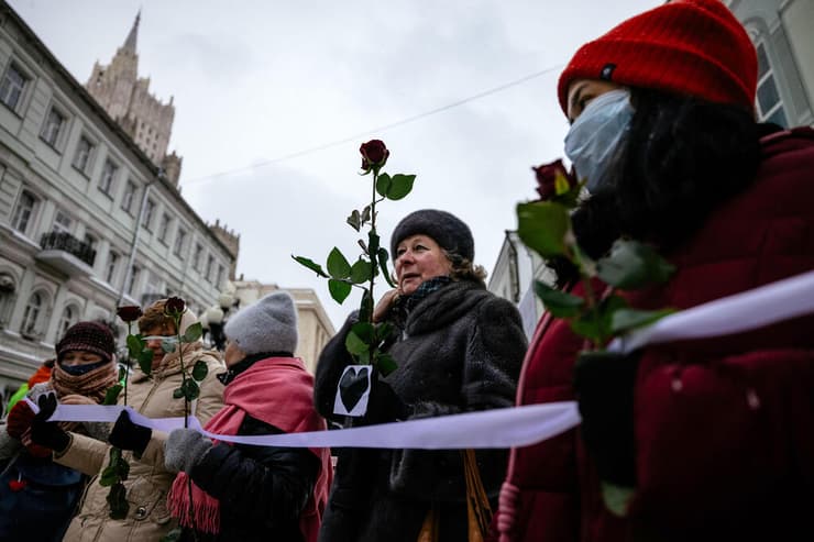 רוסיה סנט פטרבורג הפגנה יום ה אהבה ולנטיין בעד נבלני נגד פוטין